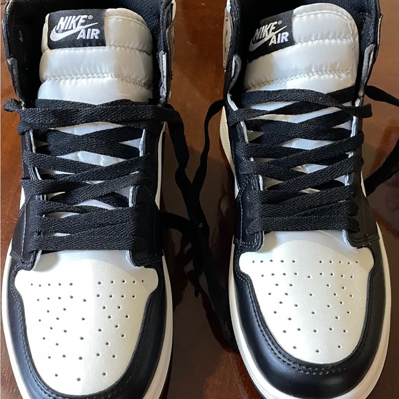 SHOES - Picture 3 of 6